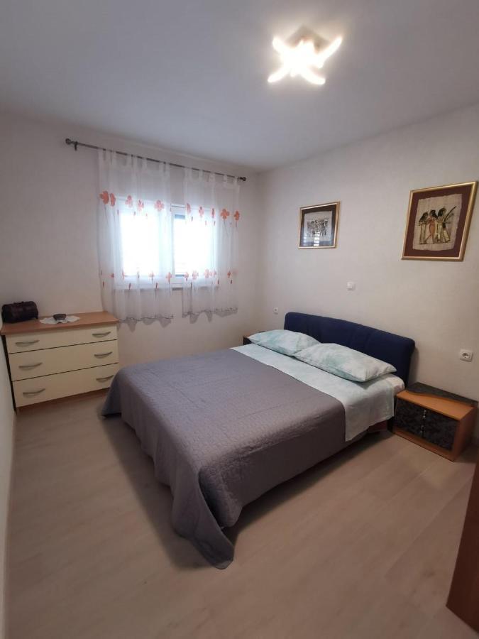 Apartment Nera Оміш Екстер'єр фото