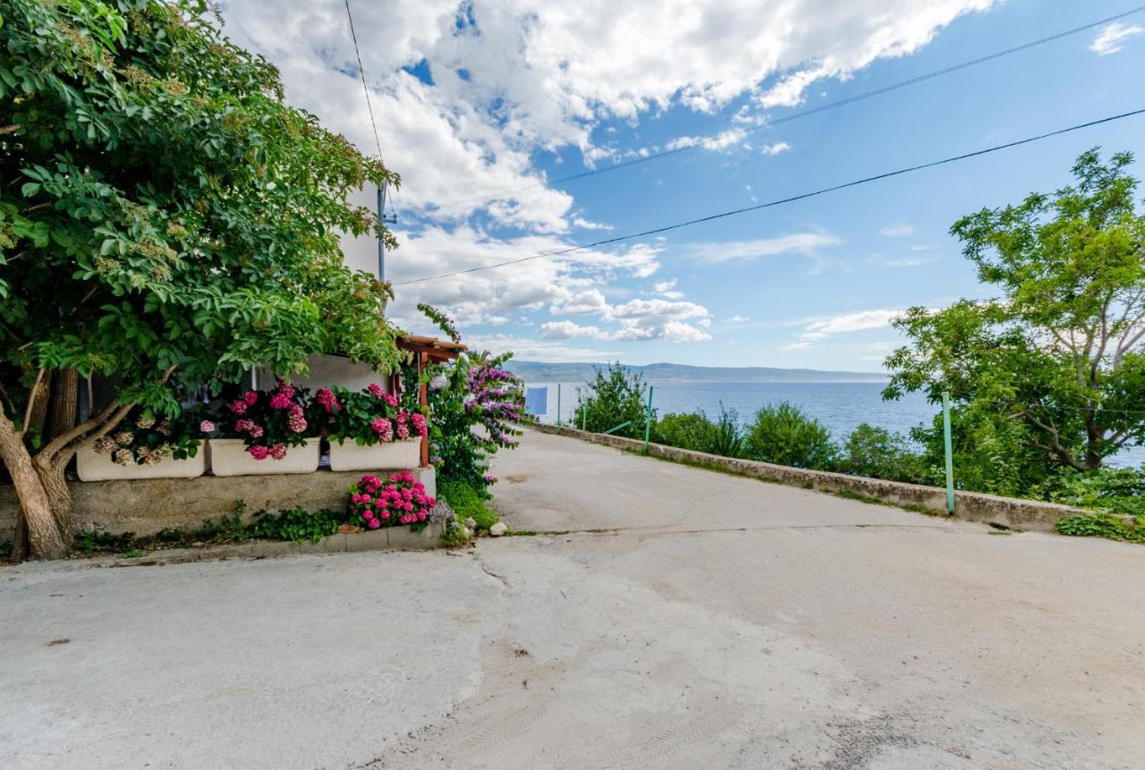 Apartment Nera Оміш Екстер'єр фото